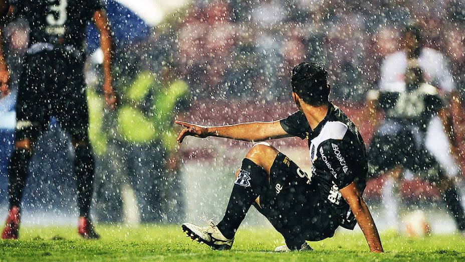 Sob forte chuva no Morumbi, a Ponte Preta venceu o São Paulo por 3 a 1 na primeira partida da semifinal da Copa Sul-Americana