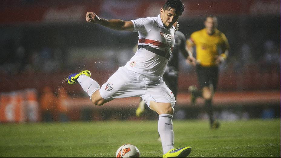 Aloísio na derrota do São Paulo por 3 a 1 para a Ponte Preta, no Morumbi, em partida válida pela semifinal da Copa Sul-Americana