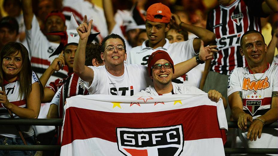 Torcida do São Paulo durante partida contra a Ponte Preta, válida pela semifinal da Copa Sul-Americana, no Morumbi