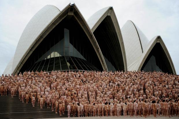 Spencer Tunick Reúne Milhares De Pelados Na Opera House De Sydney Veja 6025