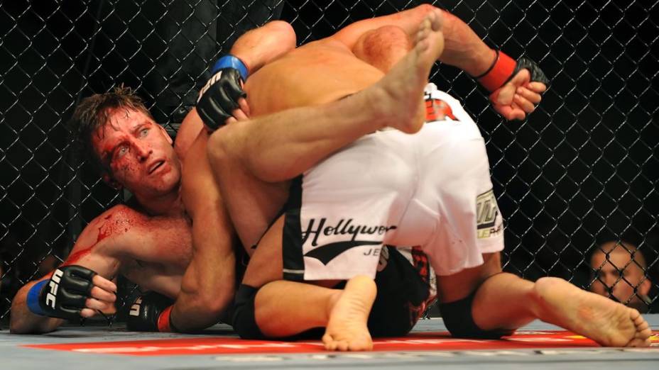 Stephan Bonnar enfrenta Mark Coleman no UFC 100, em Las Vegas, em 2009