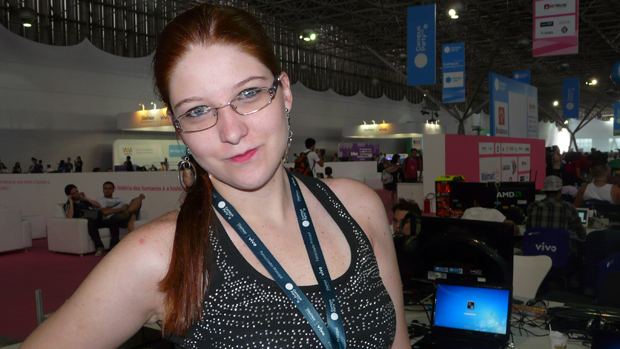 A blogueira Stephanie Marques veio à Campus Party para fazer contatos profissionais e compartilhar conhecimento