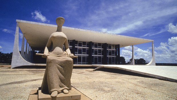 Fachada do STF. Tribunal acabou com sigilo em nomes de investigados