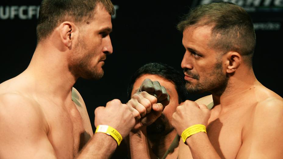 Stipe Miocic e Fábio Maldonado durante a pesagem do UFC em São Paulo