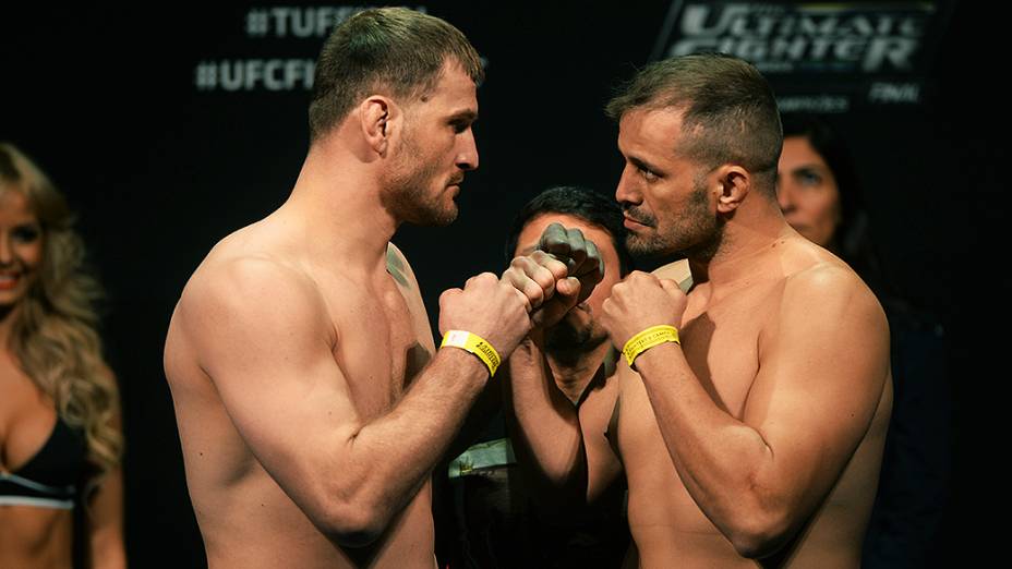 Stipe Miocic e Fábio Maldonado durante a pesagem do UFC em São Paulo