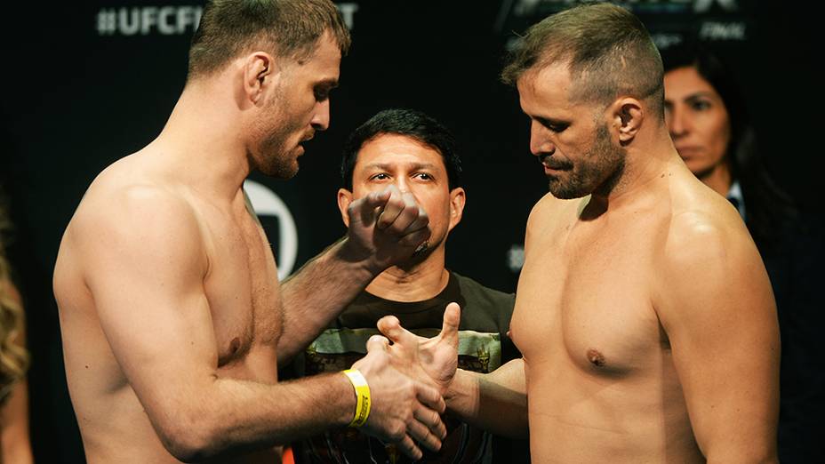 Stipe Miocic e Fábio Maldonado durante a pesagem do UFC em São Paulo