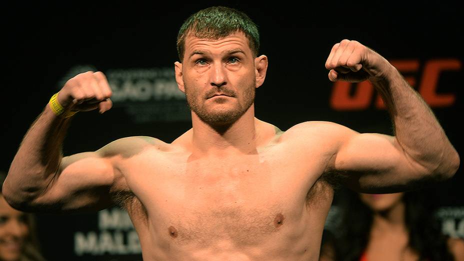 Stipe Miocic durante a pesagem do UFC em São Paulo