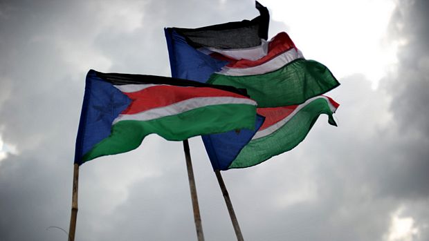 As bandeiras do Sudão do Sul já estão hasteadas para a cerimônia de independência, que deve acontecer no sábado