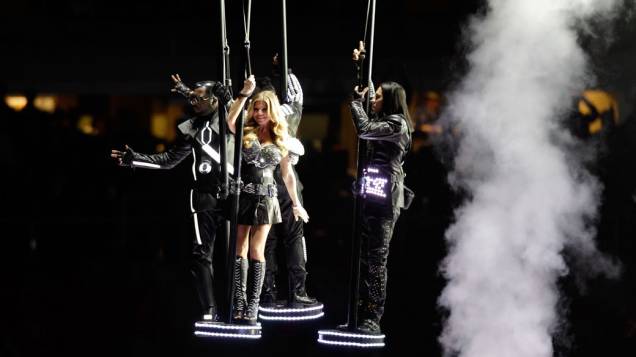 O grupo Black Eyed Peas foi uma das atrações do intervalo do Super Bowl XLV