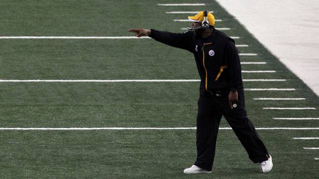 Mike Tomlin, técnico do Pittsburgh Steelers durante o quarto tempo do Super Bowl XLV