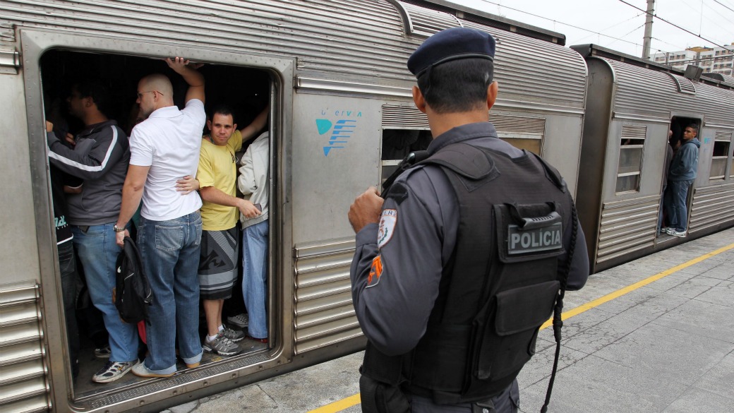 Bandidos foram presos após arrastão em trem da SuperVia, no Rio