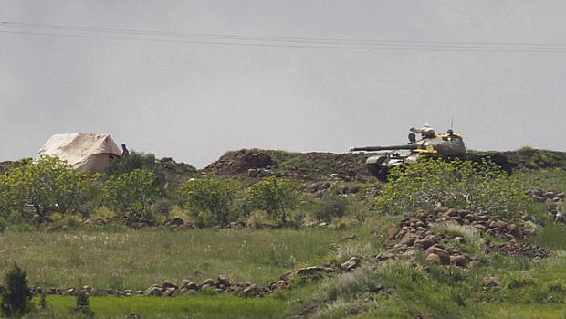 Tanque sírio é visto na região de Wadi Khalid