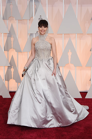 Felicity Jones no tapete vermelho do Oscar 2015