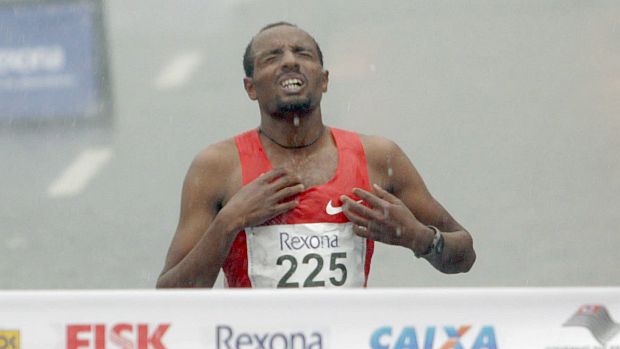 O corredor etíope Tariku Bekele, vencedor da São Silvestre 2011