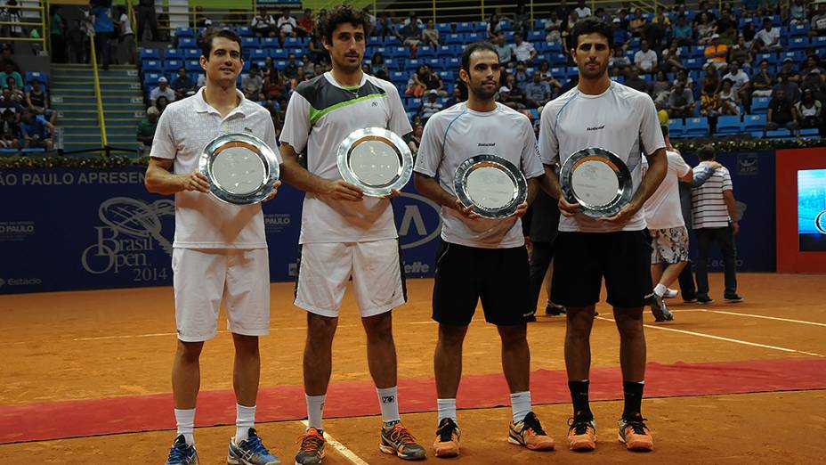 Os campeões na categoria dupla do Brasil Open 2014, em São Paulo