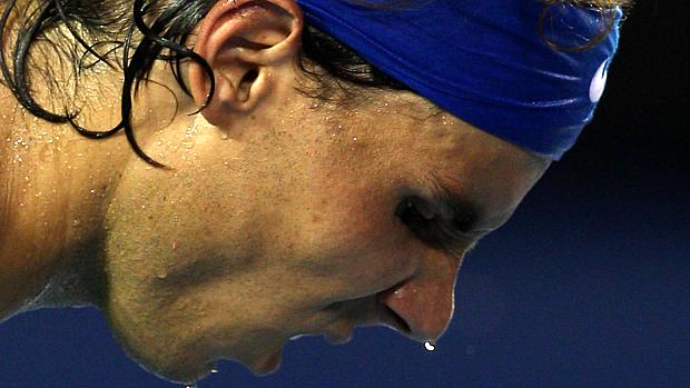 A menos de duas horas da semifinal contra Andy Murray, Rafael Nadal apontou dores no joelho e desistiu da partida que valia vaga na decisão do Masters 1000 de Miami