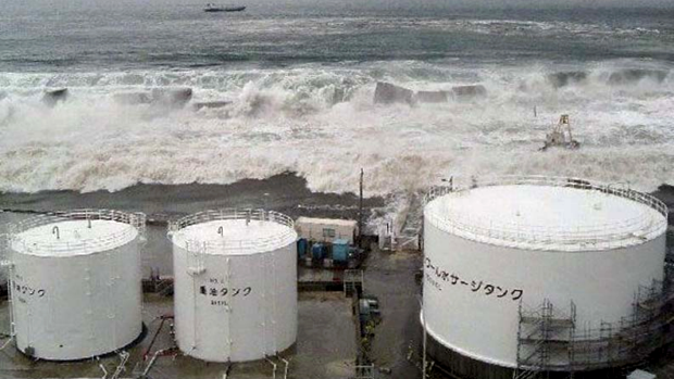 Tepco mostra momento em que as ondas chegam à central nuclear de Fukushima