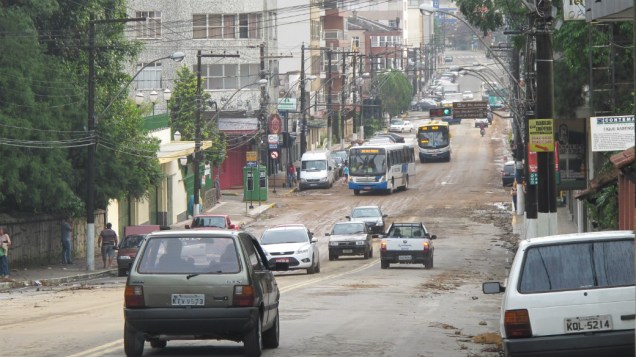 Chuva em Teresópolis: lama acumulada nas ruas da parte alta da cidade