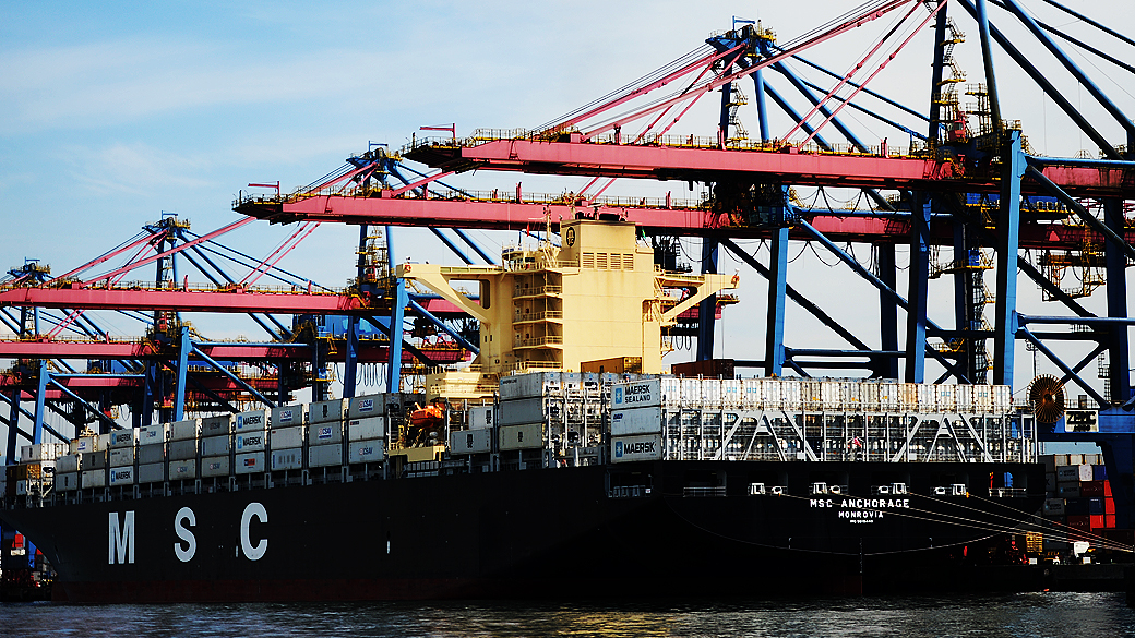Balança comercial é a diferença entre as exportações e as importações