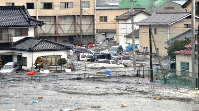 Ruas alagadas depois do tsunami em Kesennuma após o tremor causado pelo terremoto de 8,9 graus na tarde desta sexta-feira, Japão