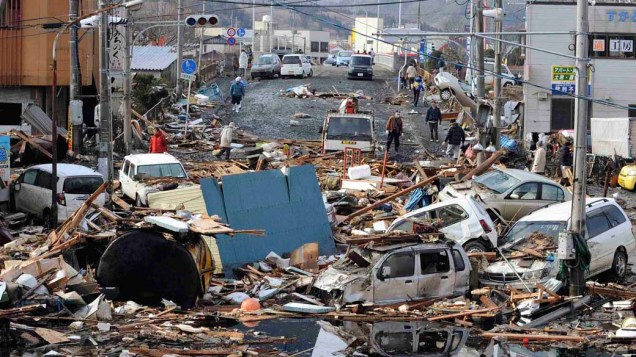 Destruição após o tsunami e terremoto em Kesennuma, Japão