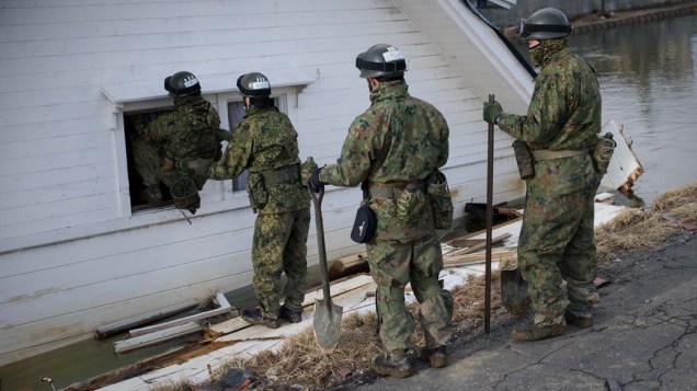Equipe de resgate em Kesennuma, Japão