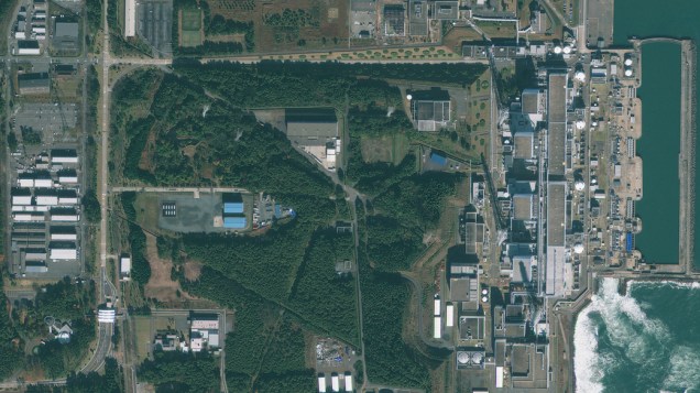 Imagem de satélite da usina nuclear de Fukushima antes do terremoto e tsunami que atingiram o Japão...