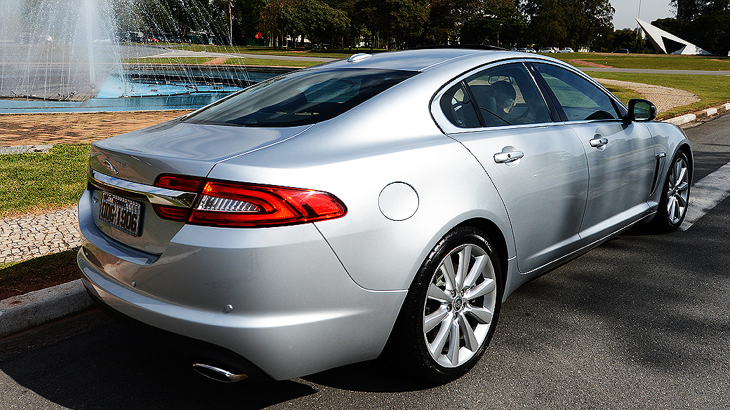Test drive do Jaguar XF V6 3.0 2012