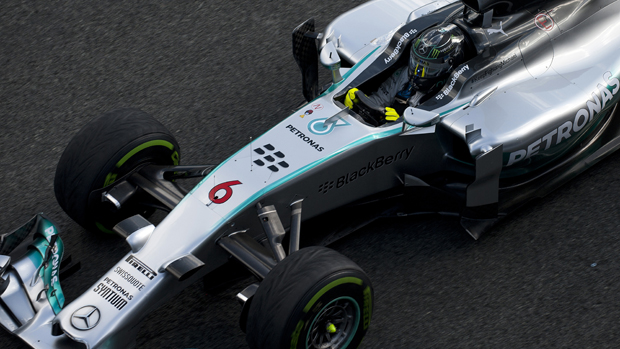 O alemão Nico Rosberg durante teste da Mercedes