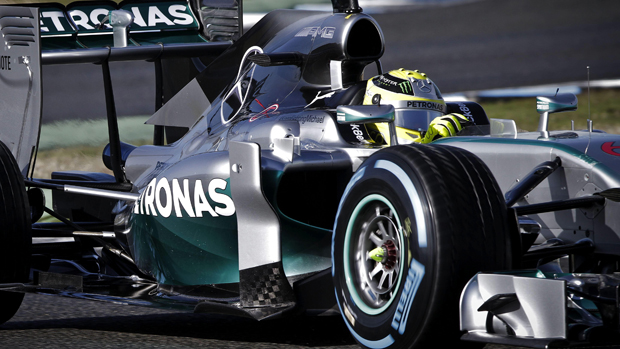 Lewis Hamilton durante teste da Mercedes