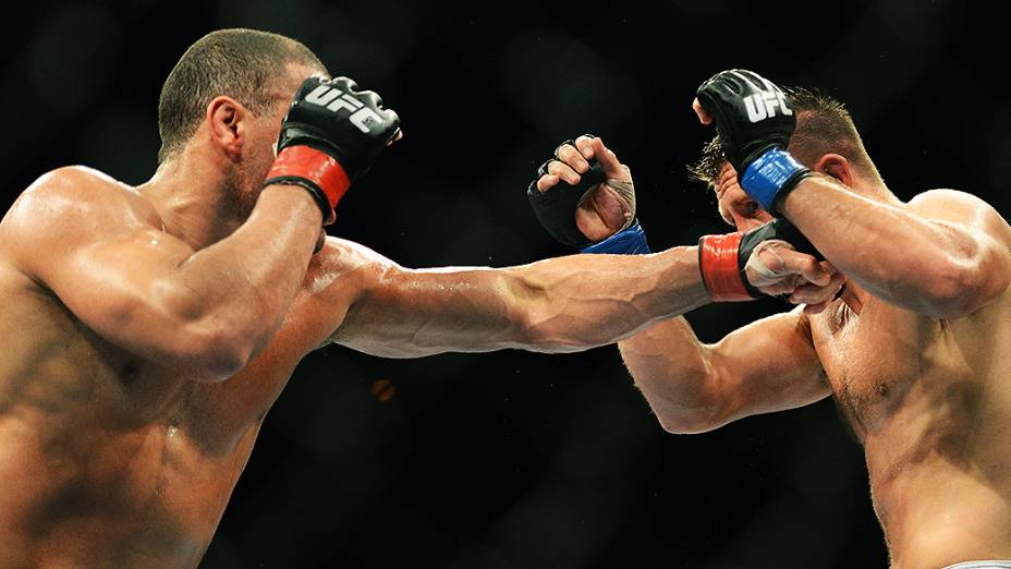 O brasileiro Thales Leite vence TomWatson no Ultimate Fighting que volta ao Rio de Janeiro (RJ), para o evento UFC 163, ou simplesmente UFC Rio 4