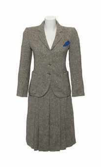 Vestidos de Margaret Thatcher vão a leilão em Londres