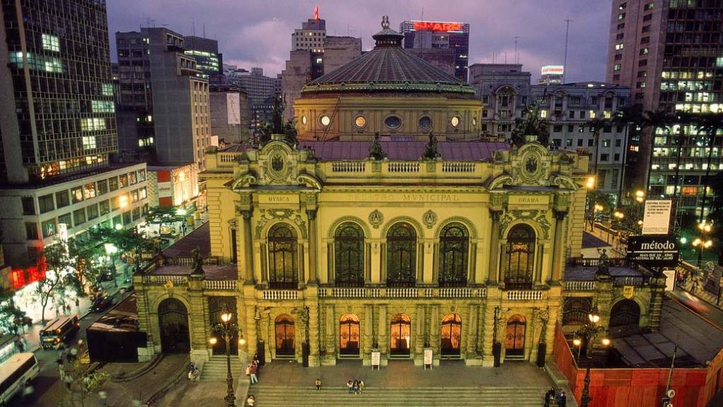 theatro-teatro-municipal-sao-paulo-19891129-04-original.jpeg Fachada do Theatro Municipal de São Paulo, 1989