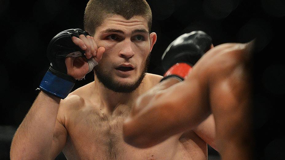 Thiago Tavares e Khabib Nurmagomedo durante UFC São Paulo no ginásio do Ibirapuera