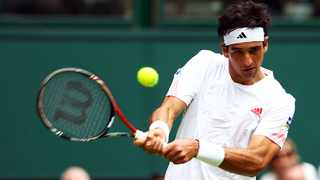 Thomaz Bellucci enfrenta Rafael Nadal em partida válida pelo tradicional Torneio de Wimbledon, Inglaterra