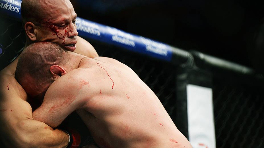 Thiago Bodão perde para Kenny Robertson no  UFC Natal