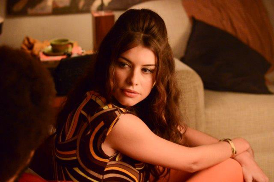 Alinne Morais no papel da ex-mulher de Tim Maia, Janaína