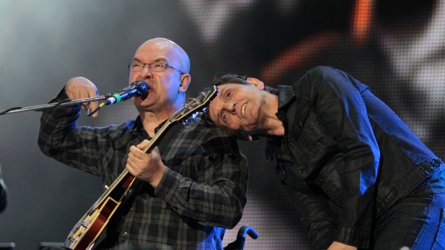 Herbert Vianna e Paulo Miklos durante o show dos Paralamas do Sucesso e Titãs no palco Mundo, no primeiro dia do Rock in Rio, em 23/09/2011