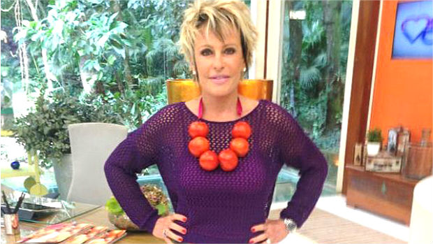Ana Maria Braga usa colar de tomates