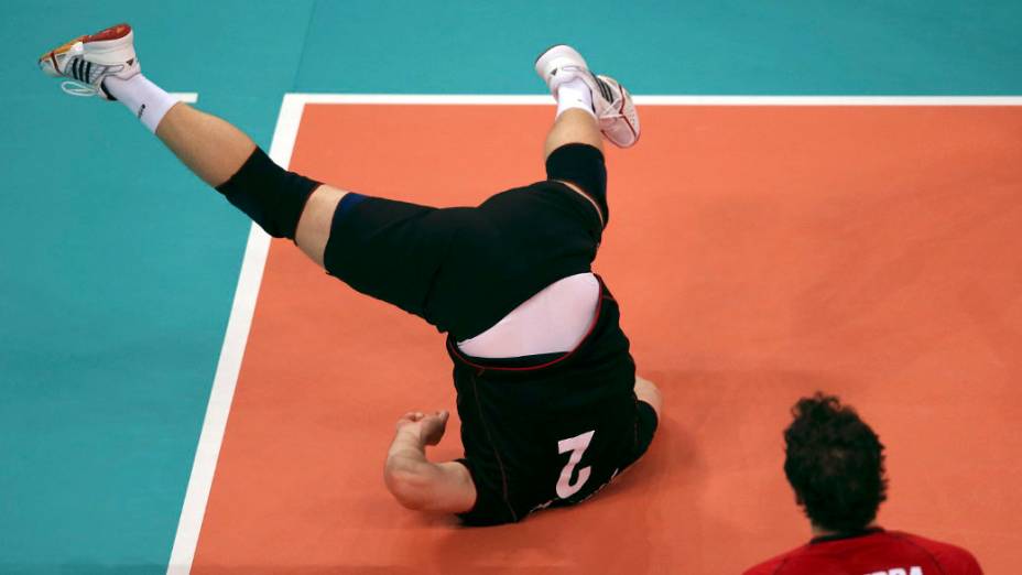 O alemão Markus Steuerwald durante partida de vôlei