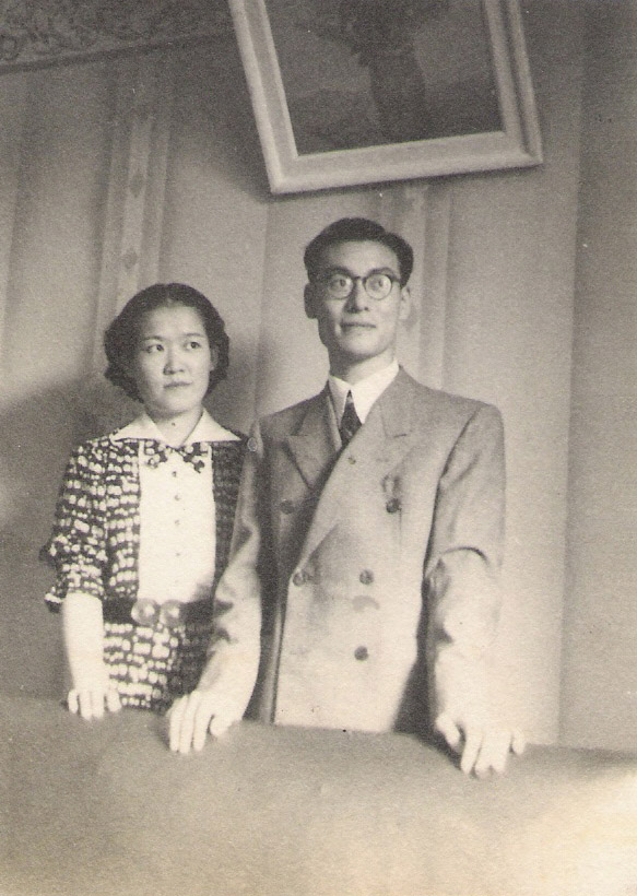 Tomie e o marido, Ushio Ohtake. Foto sem data conhecida Tomie e o marido, Ushio Ohtake. Foto sem data conhecida
