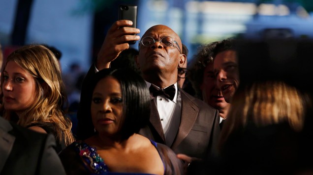 O ator Samuel L. Jackson tira fotos na 68ª edição do Tony Awards