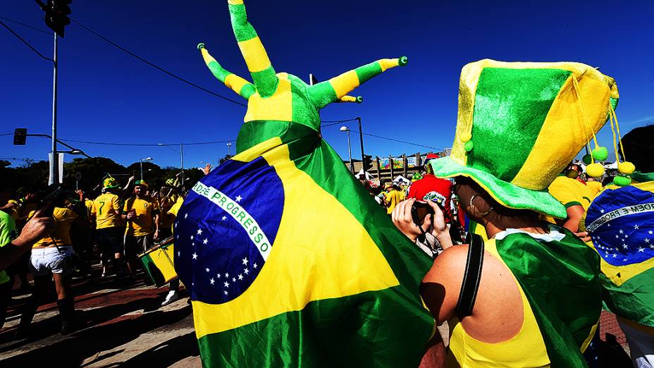 Torcedores antes da partida entre Brasil e Chile, em Belo Horizonte