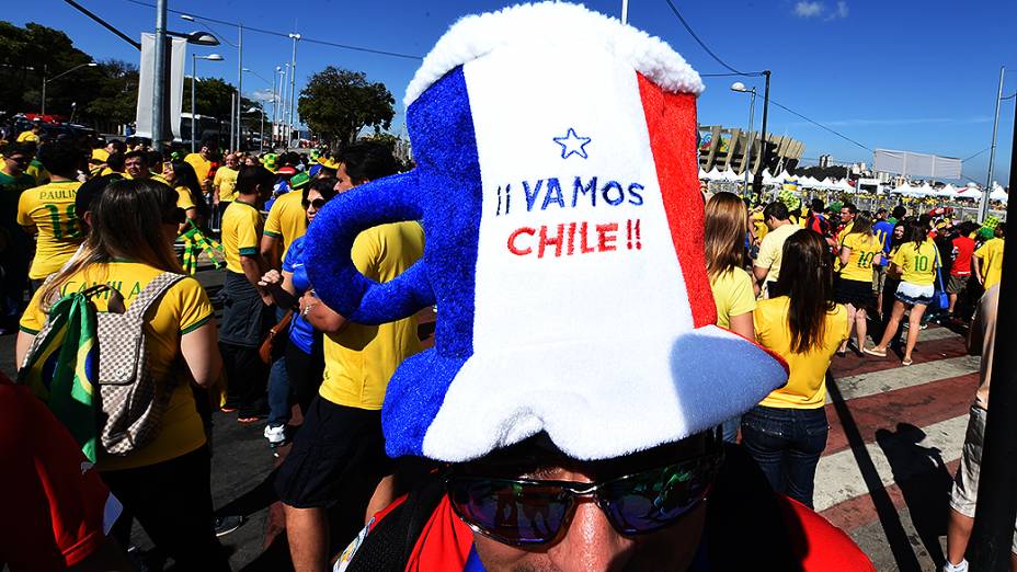 Torcedores antes da partida entre Brasil e Chile, em Belo Horizonte