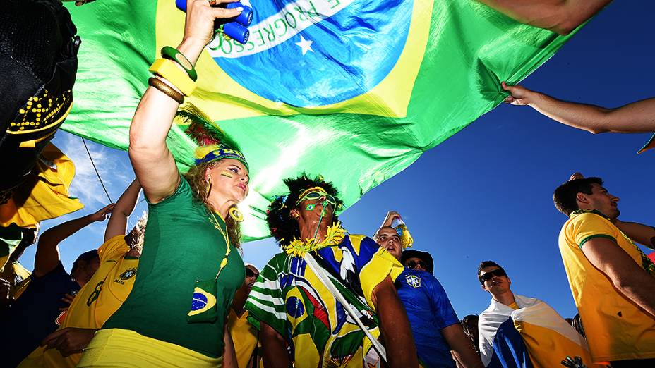 Torcedores antes da partida entre Brasil e Chile, em Belo Horizonte<br><br>