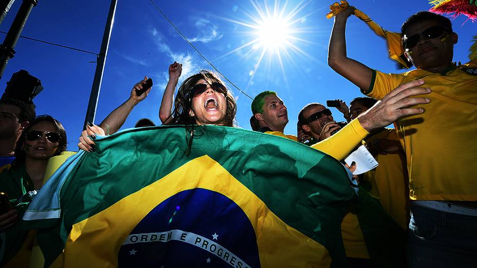 Torcedores antes da partida entre Brasil e Chile, em Belo Horizonte