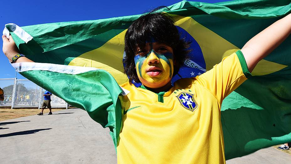 Torcida antes da partida entre Brasil e Chile, em Belo Horizonte