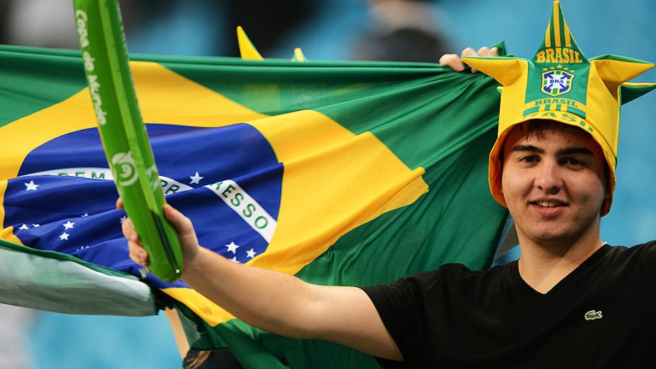 Torcida durante partida contra França, amistoso de preparação para a Copa das Confederações realizada no Arena do Grêmio