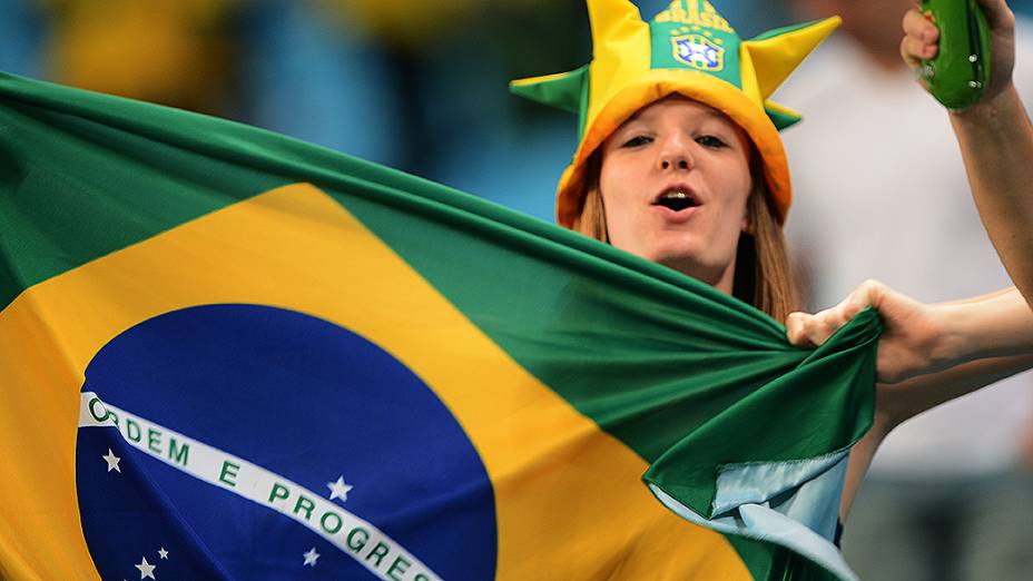 Torcida durante partida contra França, amistoso de preparação para a Copa das Confederações realizada no Arena do Grêmio