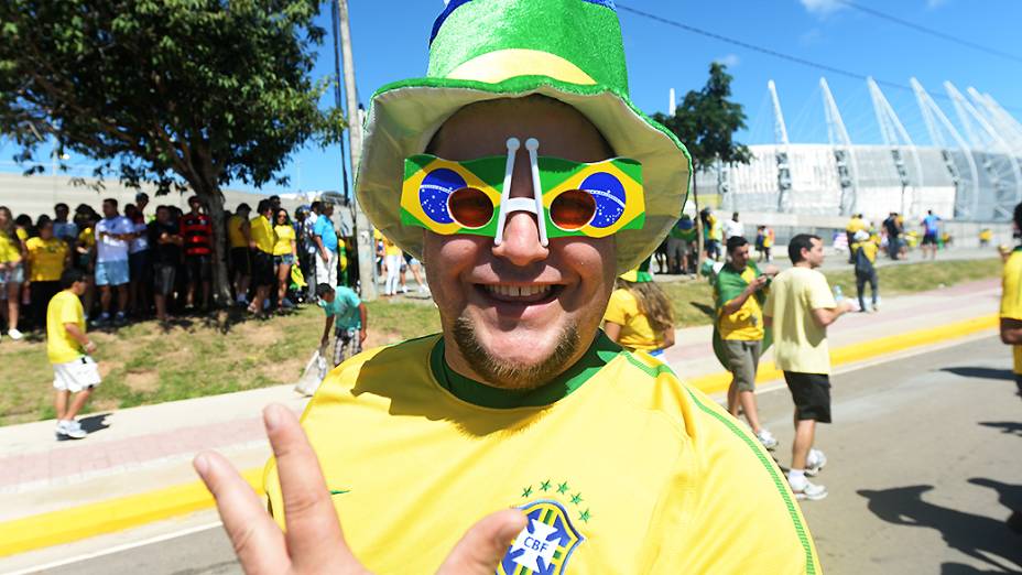 Torcida brasileira chega ao Castelão para partida entre Brasil e México, pela Copa das Confederações, nesta quarta-feira (19), em Fortaleza